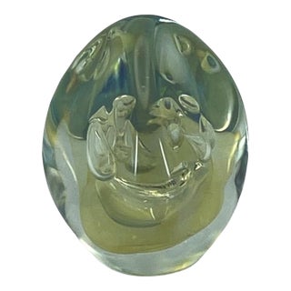 1990s Robert Eickholt Egg Paperweight 3-Sided Opalescent Glows 4.5” Vintage Signed For Sale