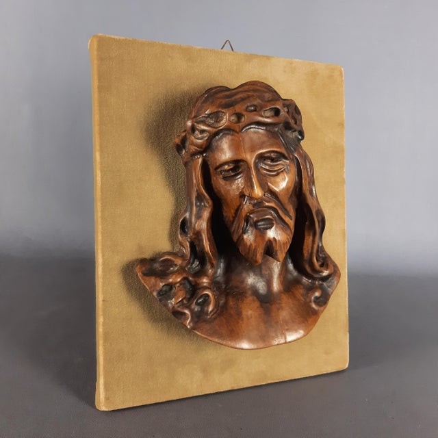Vintage Italian Carved Wooden High Relief of Christ, 20th Century For Sale - Image 14 of 14