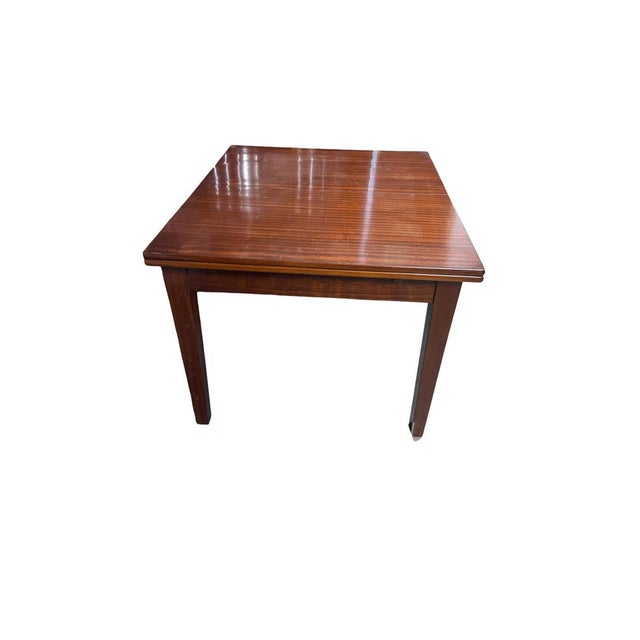 This original table was made around 1910. It has two practical extension leaves that allow it to be extended to a maximum...