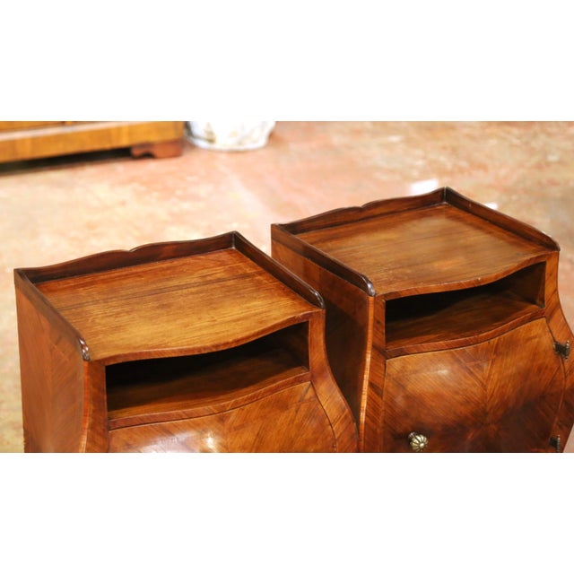 Early 20th Century Pair of Early 20th Century French Louis XV Bombé Mahogany Bedside Tables For Sale - Image 5 of 16