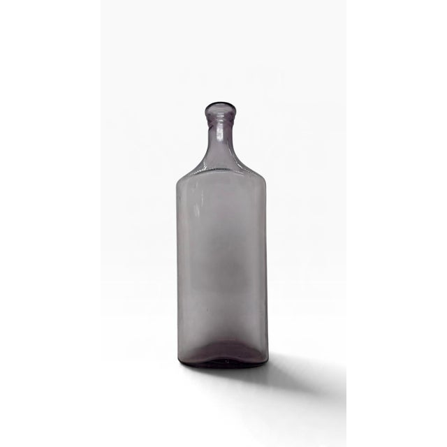Antique Sun-Purple Amethyst Medicine Bottle Illinois Glass Company Diamond I 1915-1920s For Sale - Image 4 of 12