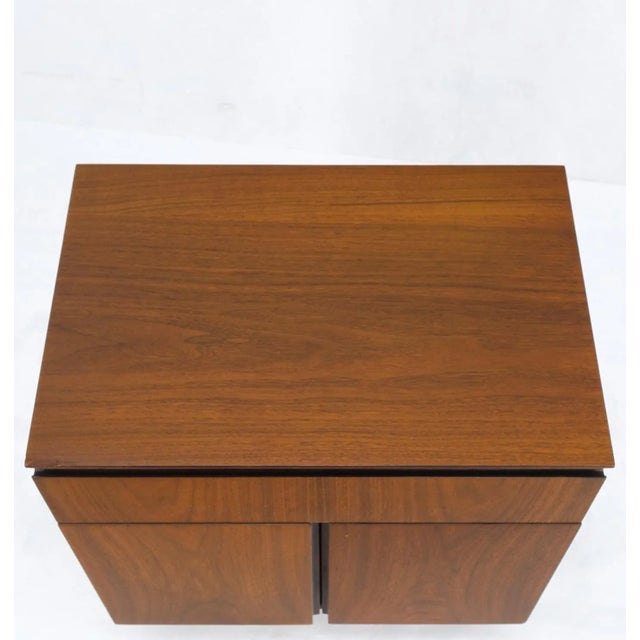 Johnson Furniture Company Walnut Two Doors Bottom Compartment One Drawer End Table Night Stand For Sale - Image 4 of 13