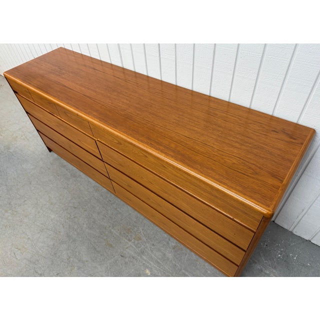 Vintage Danish Modern Teak 10-Drawer Dresser For Sale In Philadelphia - Image 6 of 10