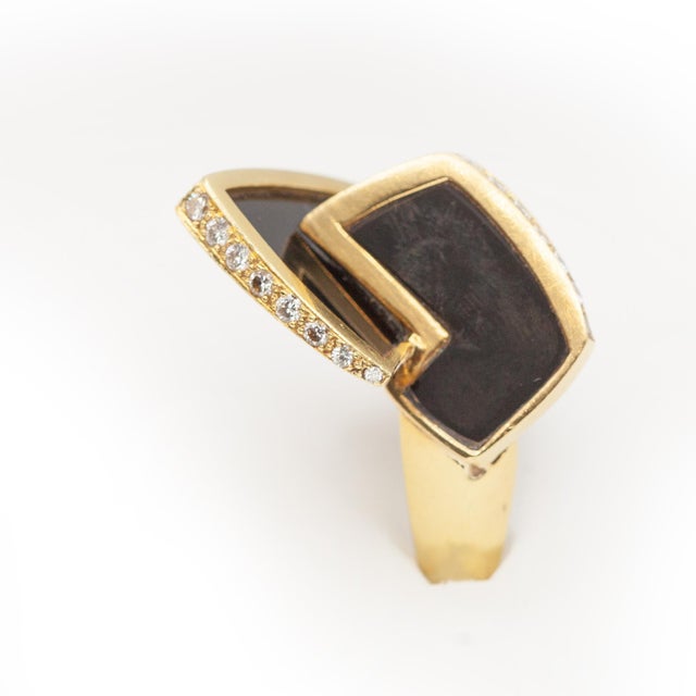 Modern La Triomphe 18k Yellow Gold Diamond Onyx Sculptural Ring C. 1970s, Size 6 For Sale - Image 3 of 10
