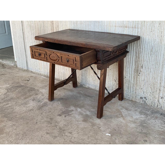 Spanish 1880s Walnut Side Table or Lady Desk, Carved Legs and Iron Stretcher For Sale - Image 4 of 13