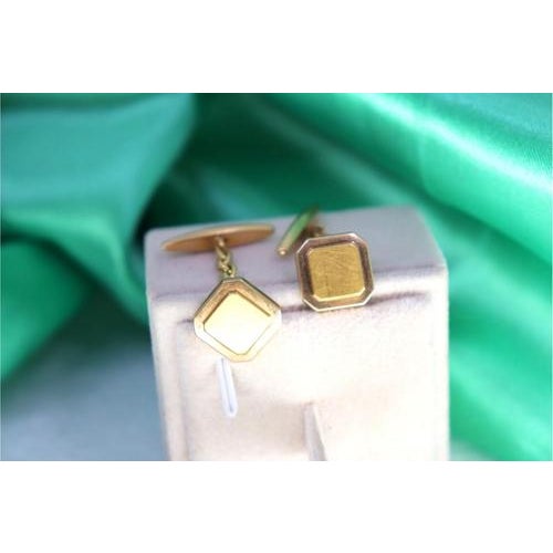Gold Cufflinks in Square Shape, Set of 2 For Sale - Image 5 of 8