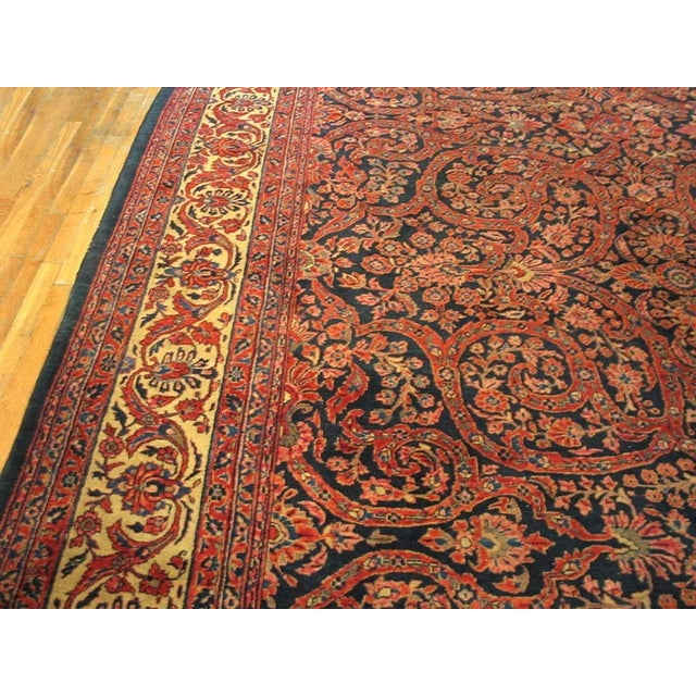 1910s Early 20th Century Persian Sarouk Carpet ( 10'10" x 13'9" - 330 x 420 ) For Sale - Image 5 of 7
