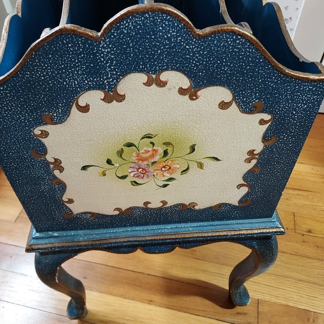 Hand Painted Floral Gilded Wood Magazine Rack Vintage Speckled Finish Handle 26" H 14" W For Sale - Image 10 of 16