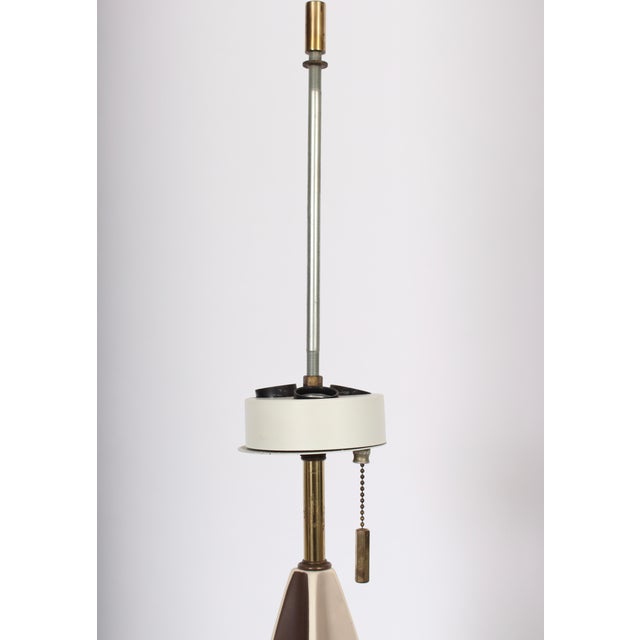 1950s Gerald Thurston Lightolier Porcelain "Fin" Table Lamp For Sale - Image 11 of 13