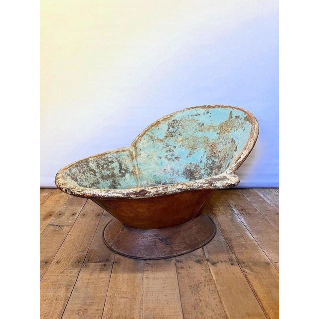 19th Century English Victorian Sitz Hip Bath, circa 1850–1880 Material: Tin over Steel A wonderfully characterful English...
