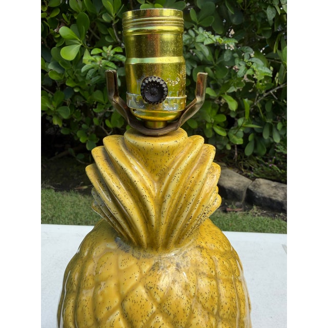 Mid-Century Modern Vintage Glazed Ceramic Pineapple Form Table Lamp For Sale - Image 3 of 12