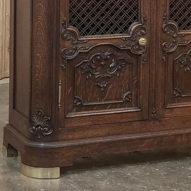 Antique Liegoise Louis XIV Credenza With Lattice Doors For Sale - Image 4 of 17