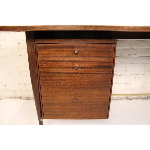 Mid 20th Century Mahogany and Brass Desk Designed by Paul McCobb for Calvin Furniture For Sale In New York - Image 6 of 14