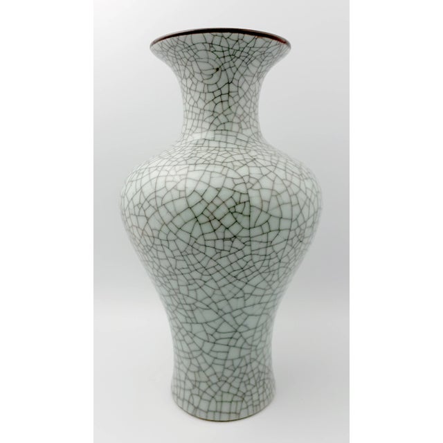 Early 20th Century Chinese Porcelain Ge Yao Fengweizun Vase For Sale - Image 4 of 9