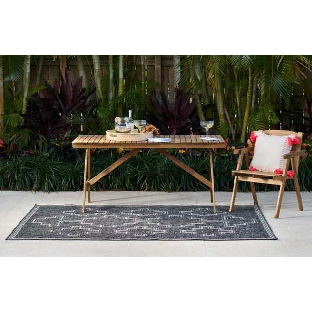 Black Momeni Contemporary Indoor/Outdoor Hampton Fog Rug in Black, 3'3" x 5' For Sale - Image 8 of 10