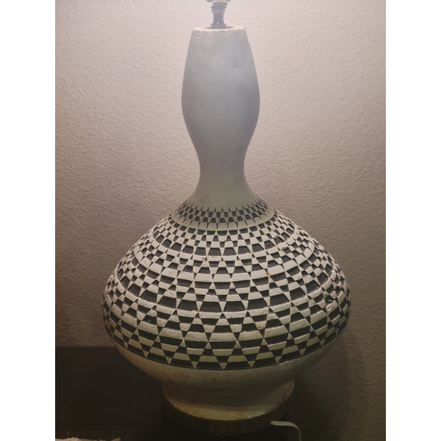 Mid-Century Modern 1950s Mid-Century Modern Sculptural Quartite Creative Corp Chalk Lamp For Sale - Image 3 of 12