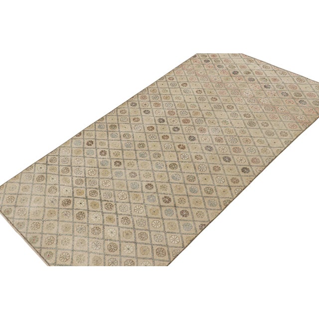Art Deco 1960s Vintage Zeki Müren Rug in Beige With Lattice and Floral Patterns, by Rug & Kilim For Sale - Image 3 of 8