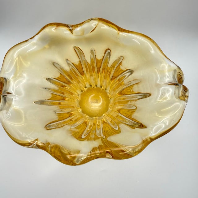 Teleflora Vintage Teleflora Champagne Gold Art Glass Vase Waterfall Tulip Hand Blown For Sale - Image 4 of 11