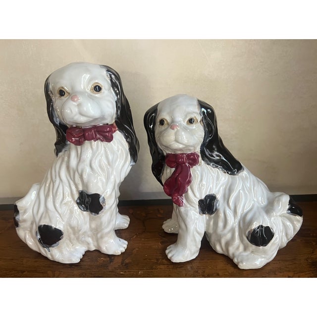 Pair of Vintage Staffordshire Glazed Pottery Spaniel Cavaliers For Sale - Image 4 of 11