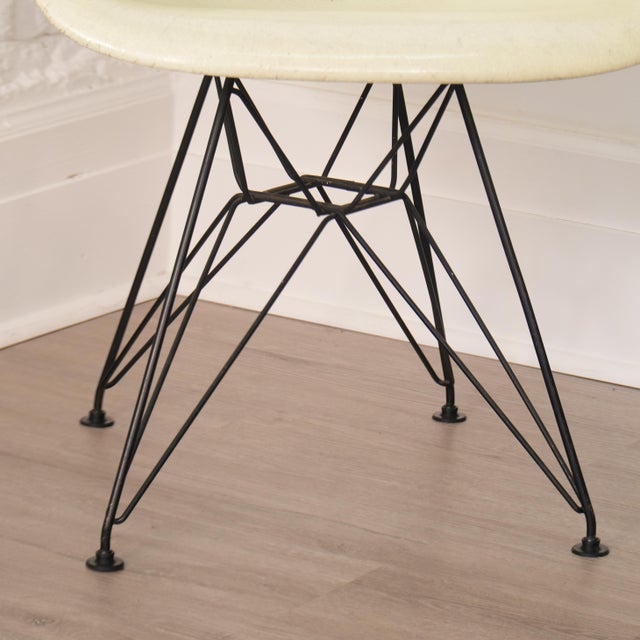 1950s 1950s 1st Generation Attributed to Eames for Herman Miller Eiffel Base Shell Chair Rope Edge Parchment For Sale - Image 5 of 11