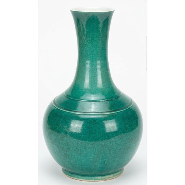 Apple-Green Crackle-Glazed Porcelain Bottle Vase, Qing Dynasty, 18th Century With Two Rings For Sale - Image 4 of 5