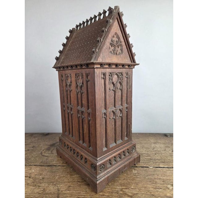 Small Neo-Gothic Style Niche in Finely Carved Oak, 19th For Sale - Image 11 of 12