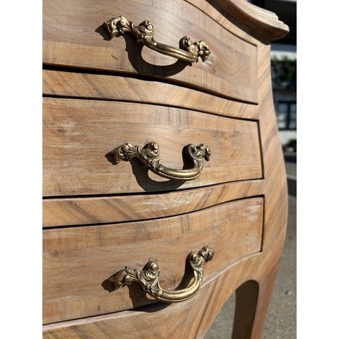 Vintage French Provincial Pair of 3-Drawer Nightstands With Curved Front and Brass Bail Pulls For Sale - Image 9 of 17