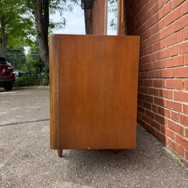 1960s American of Martinsville Lowboy Dresser With Mirror For Sale - Image 10 of 12