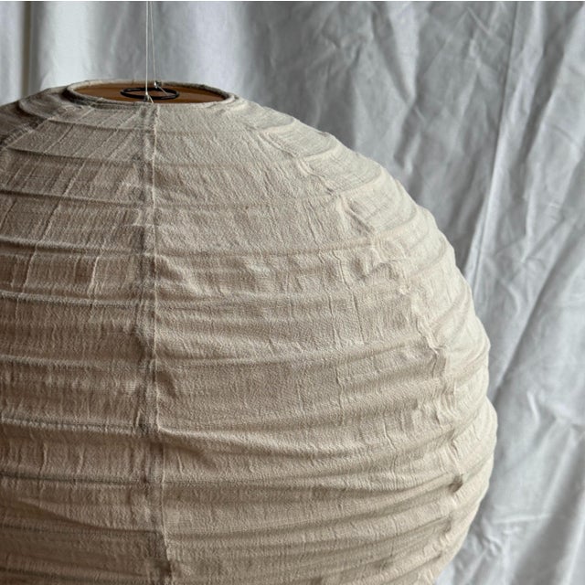 Small Japanese-Style Rattan and Natural Linen Pendant Light For Sale - Image 14 of 18