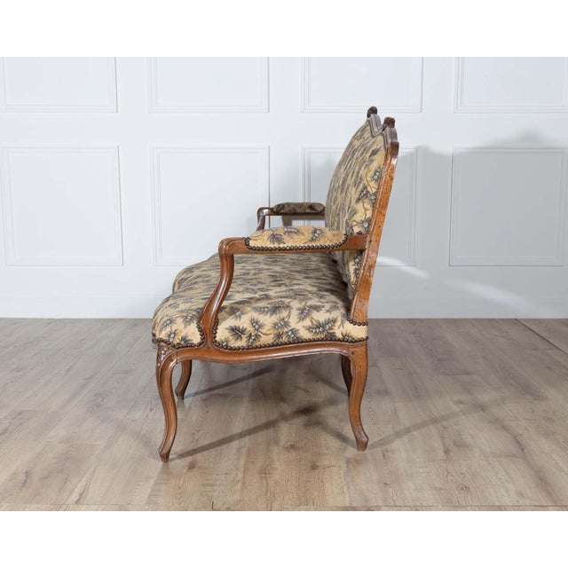 French 18th Century Louis XV Period Walnut Sofa with Floral Carvings and Tapestry Uphol For Sale - Image 3 of 11