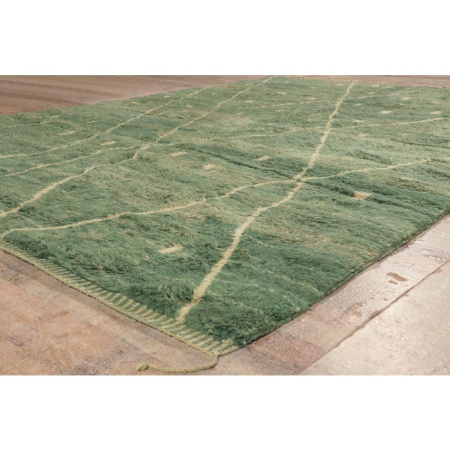Green Contemporary Beni Mrirt Moroccan Rug, 08'01 X 11'01 For Sale - Image 8 of 10