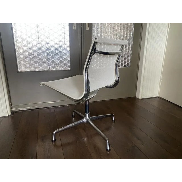 EA 107 Swivel Chair in Chrome and Air Mesh by Charles & Ray Eames for Vitra, 2001 For Sale - Image 9 of 10