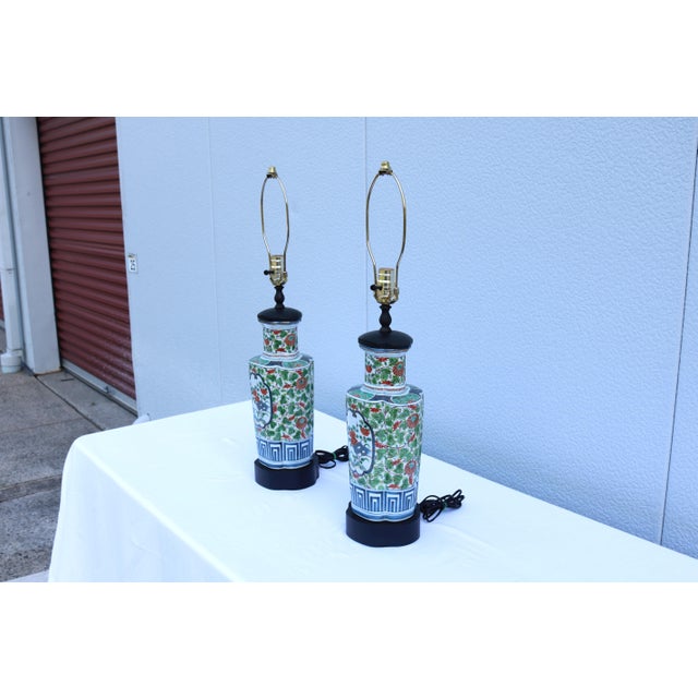 Wood 1950s Chinese Floral Porcelain Table Lamps 19th-Century Famille Verte Style, a Pair For Sale - Image 7 of 18