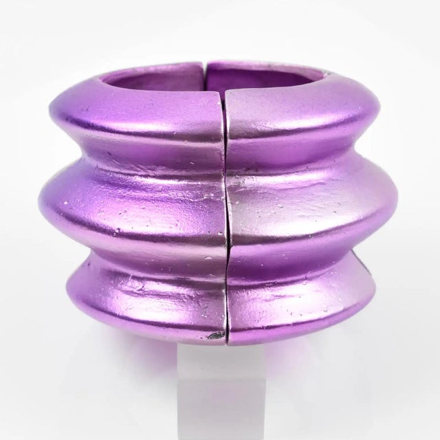 1980s Mary Oros Extra-Wide Purple Acrylic Resin Link Bracelet For Sale - Image 5 of 10