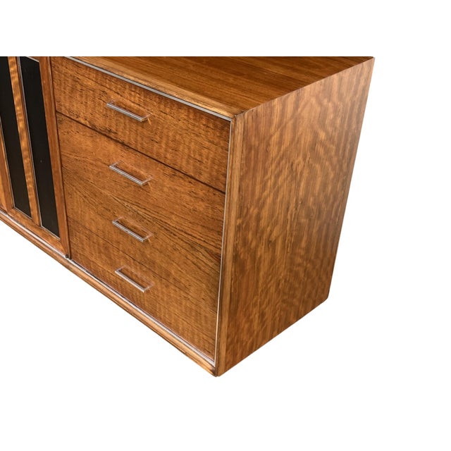 Mid-Century Modern Walnut Credenza With Black Panel Doors Floating Base For Sale In Los Angeles - Image 6 of 16