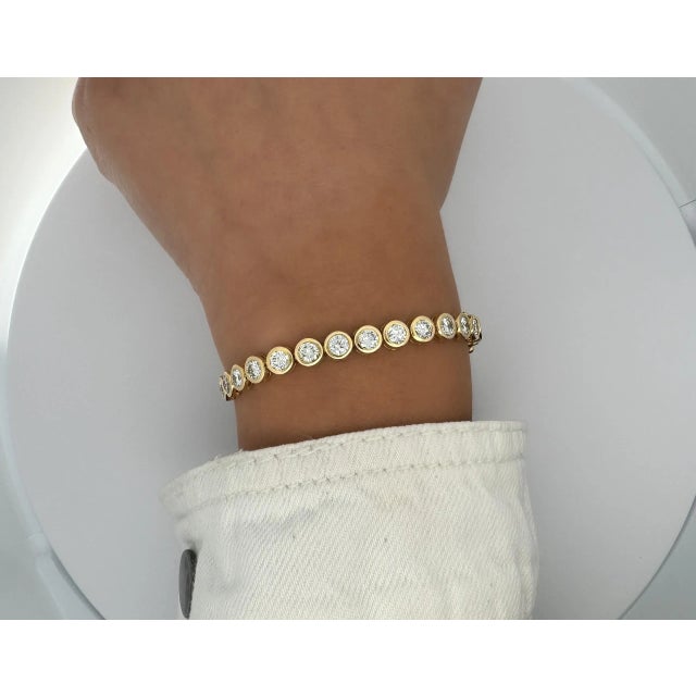 Metal 7.8-10 Carat Natural Diamond Bezel Set 18k Gold Tennis Bracelet For Sale - Image 7 of 10