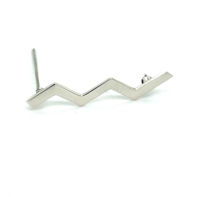 1990s Tiffany & Co Estate Zigzag Wave Brooch Pin Sterling Silver By Paloma Picasso For Sale - Image 4 of 10