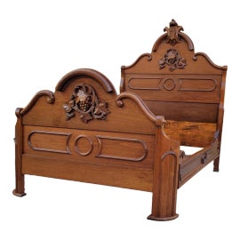 Example of Renaissance Beds