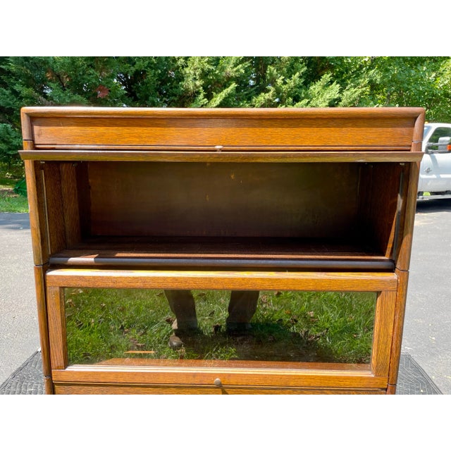 Gunn Furniture Company Antique Barrister Bookcase in Quarter-Sawn Oak For Sale - Image 6 of 12