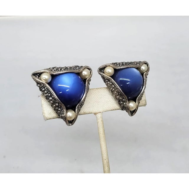 Napier Vintage 1950s Signed Napier Silvertone Blue Moonglow & Faux-Pearl Clip Earrings - 2 Pieces For Sale - Image 4 of 9