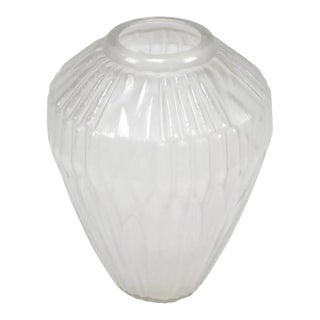 1930s French Art Deco Frosted Glass Vase by André Hunebelle For Sale