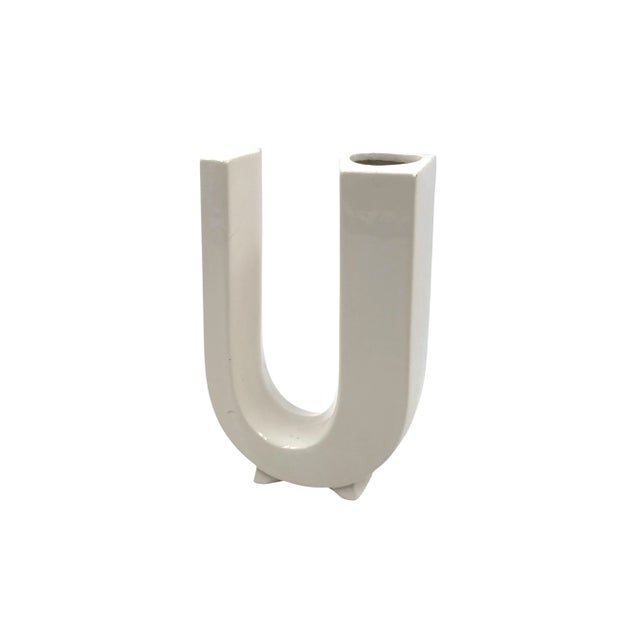 Mid-Century Modern Space Age White U Letter Shaped Ceramic Solifleur Vase, Marcel Radureau Ca. 1970 For Sale - Image 3 of 11