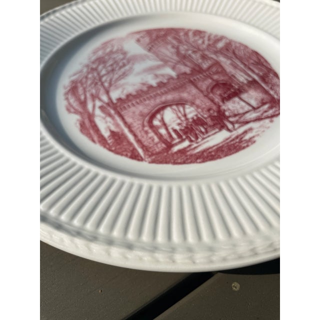 1950s 1950s Wedgwood Beaver College Pink Dinner Plate For Sale - Image 5 of 13