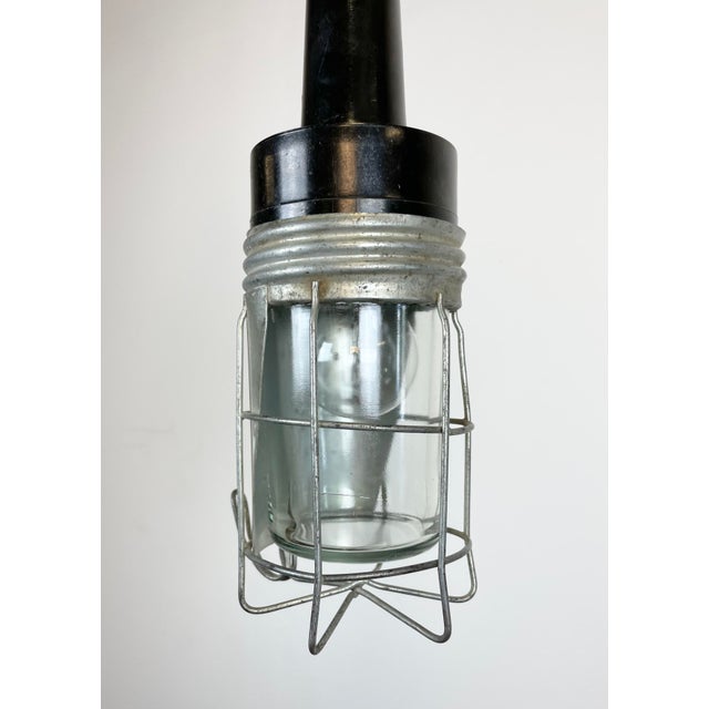 Vintage Industrial Hanging Work Light in Bakelite, 1960s For Sale - Image 6 of 14