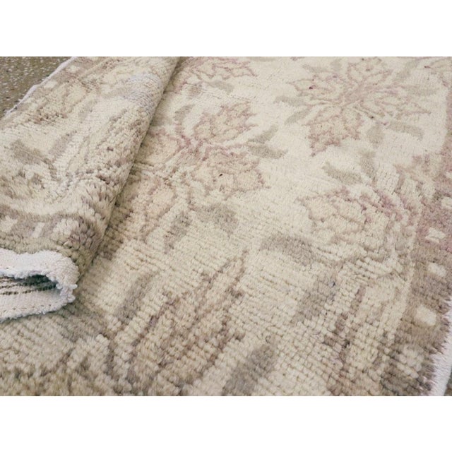 Galerie Shabab Collection Mid-20th Century Turkish Anatolian Throw Rug For Sale In New York - Image 6 of 6
