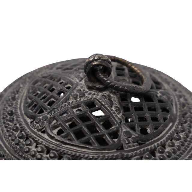 Antique Ornate "Lost Wax" Cast-Brass Dhokra-Type Box With Pierced Floral Lid & Rosette Feet For Sale - Image 13 of 18