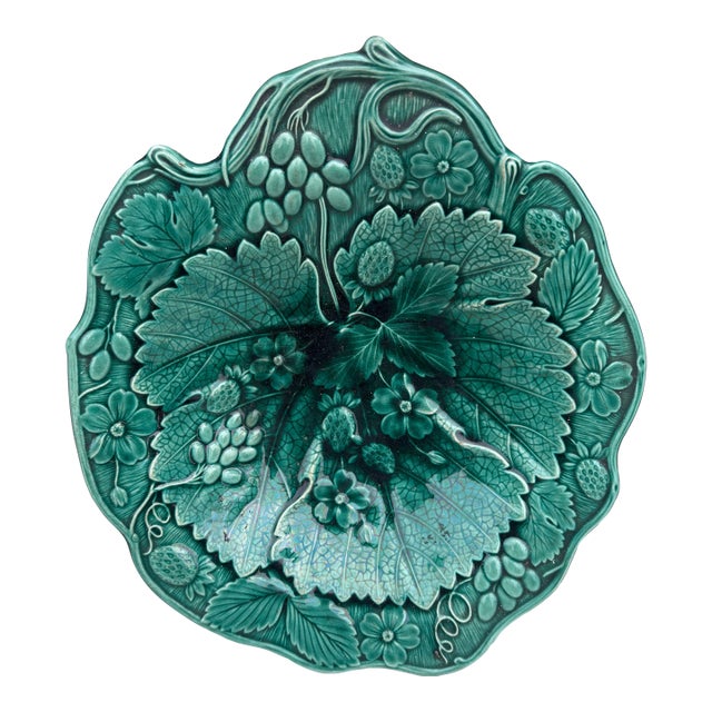 19th Century English Green Majolica Strawberry Platter For Sale