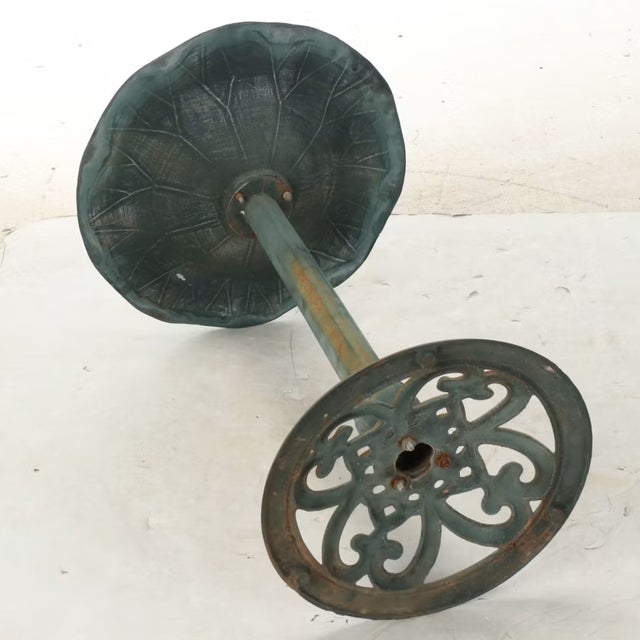 Late 20th Century Contemporary Garden Classical Cast Iron Lily Pad Bird Bath With Sculpted Bird For Sale In Cincinnati - Image 6 of 7