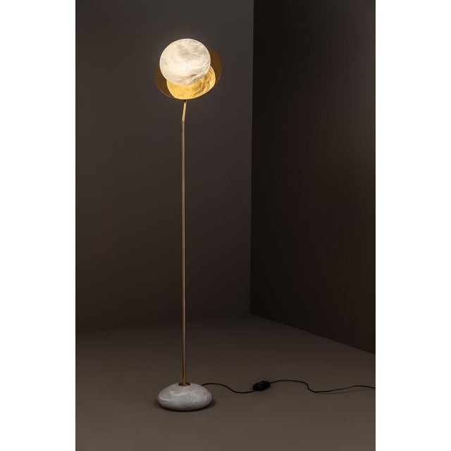 Reflex floor lamp by united alabaster dimensions: ⌀ 28 x h 184 cm (customizable height) materials: alabaster, copper (matt...