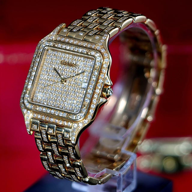 Cartier 1980s Cartier Panthere Ref 8839 Jumbo 27mm Full Pave Diamond 18k Yellow Gold Watch For Sale - Image 4 of 11